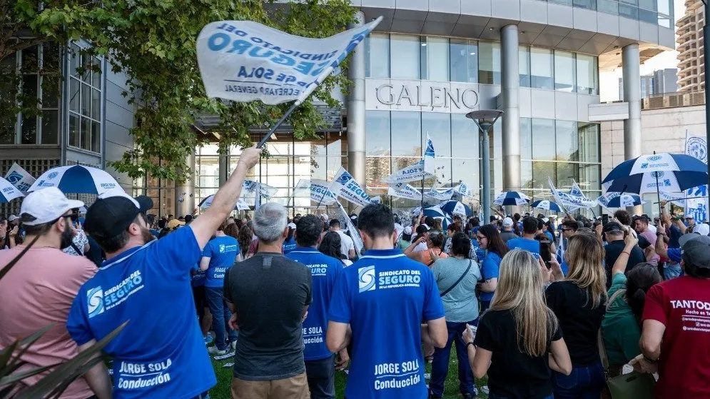 Sin sueldos ni indemnizaciones: el Sindicato del Seguro se movilizó por los trabajadores de Galeno ART